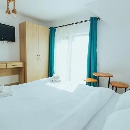 Pensiunea Casuta Cu Stuf