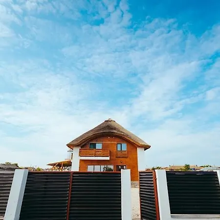 Pensiunea Casuta Cu Stuf 3*