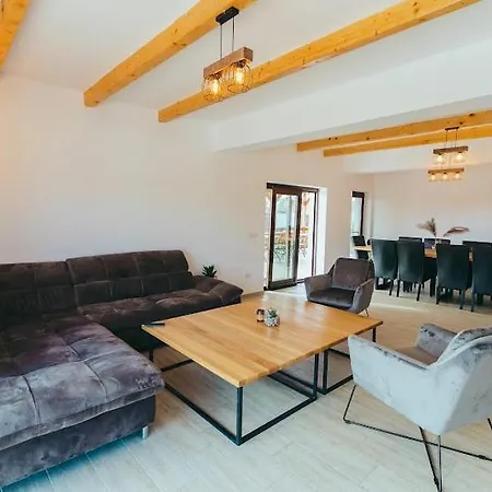 Pensiunea Casuta Cu Stuf بيت ضيافة