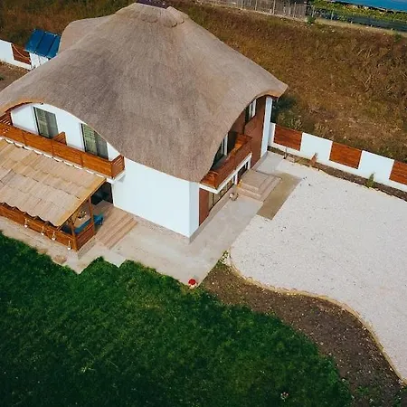 Pensiunea Casuta Cu Stuf بيت ضيافة