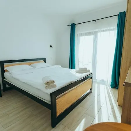 بيت ضيافة Pensiunea Casuta Cu Stuf