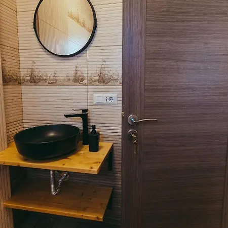 Pensiunea Casuta Cu Stuf بيت ضيافة