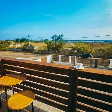 بيت ضيافة Pensiunea Casuta Cu Stuf