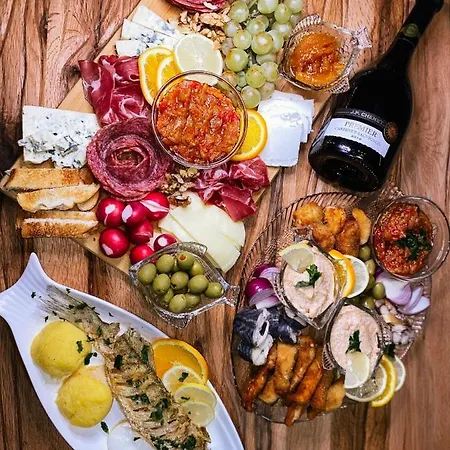 Pensiunea Casuta Cu Stuf 3*